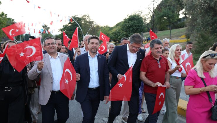 Derince’de coşkulu Zafer Bayramı kutlamaları