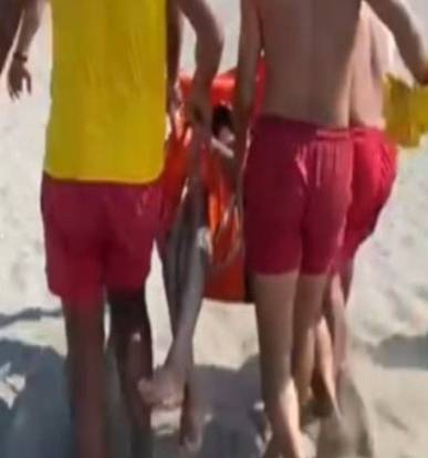 Kandıra da denize giren 2 kişi boğulma tehlikesi geçirdi