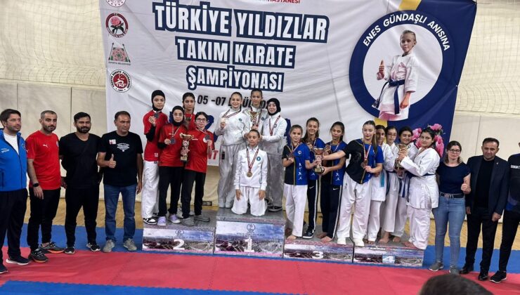 Körfez yıldız kız karate takımı Türkiye ikincisi oldu