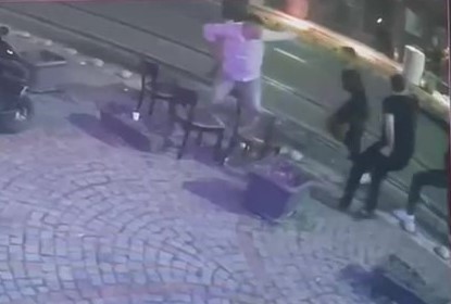 Husumetlisine pusu kurdu, kendisi ağır yaralandı