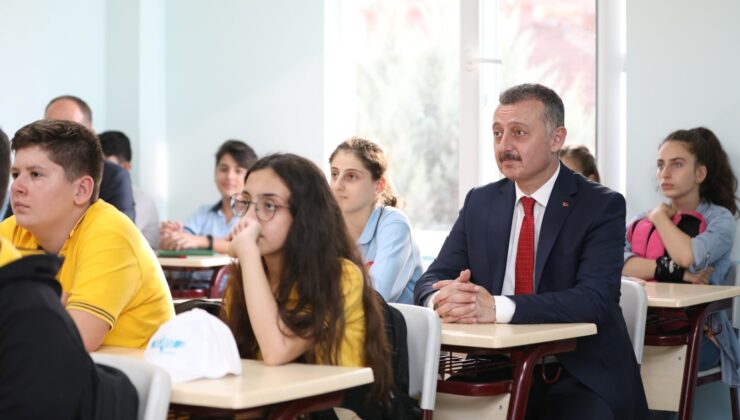 Başkan sözünü tuttu: Büyükşehir’den 20 bin öğrenciye eğitim desteği