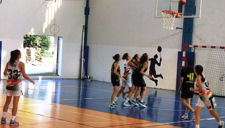 KBSK ve Antspor U16 kızlarından dostluk maçı