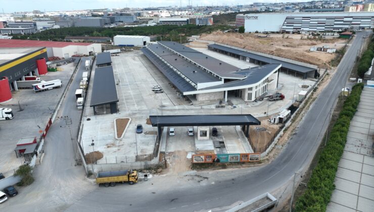 Yeni hal binasında son rötuşlar yapılıyor