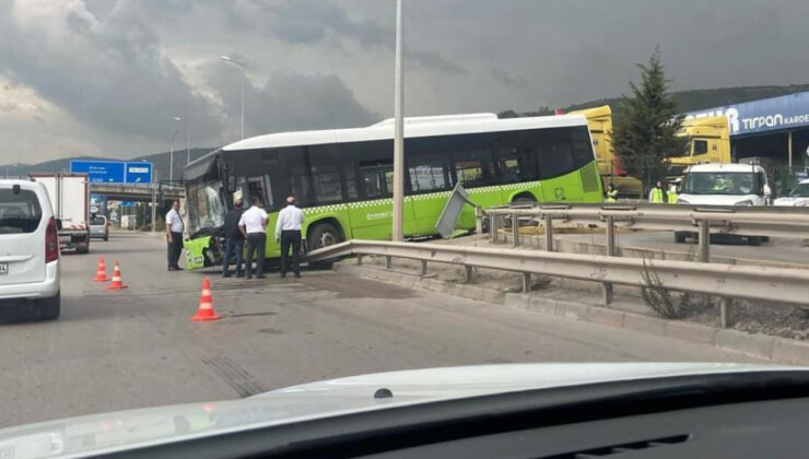 Belediye otobüsü bariyerlere çarptı