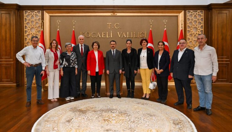 İzmit Muhtarlar Derneğinden Vali Aktaş’a ziyaret
