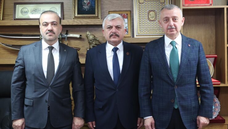 Başkan Büyükakın’dan MHP’ye iadeyi ziyaret