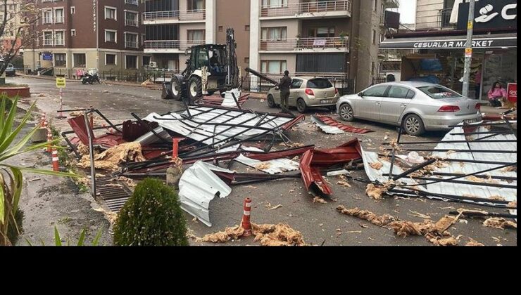 Kocaeli’de şiddetli fırtına sabahın erken saatleri etkili oluyor