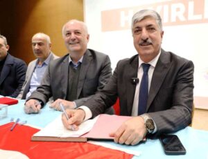 Toplu iş sözleşmesi halaylar eşliğinde  imzalandı