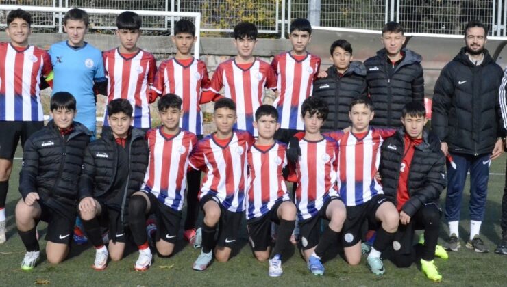 Körfez Gençlerbirliği futbol U14 ve U16’da şampiyon oldu