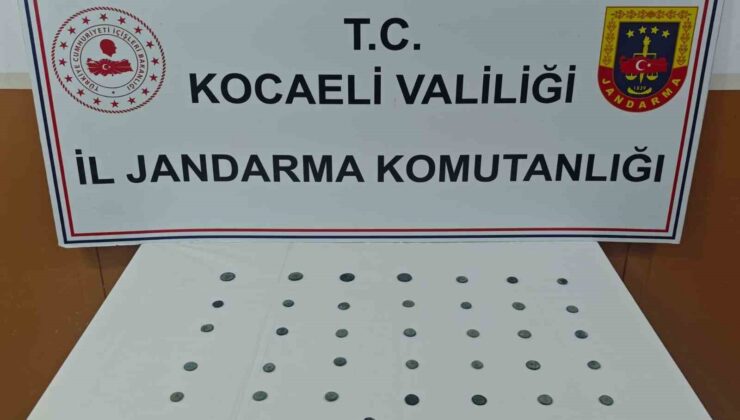 Kartepe’de 36 adet tarihi sikke ele geçirildi