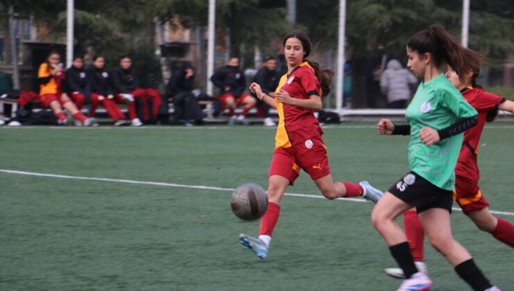 Körfezli Kızlar Galatasaray İle Hazırlık Maçı Yaptı
