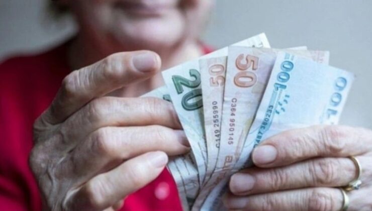 Zamlı emekli maaşları hesaplara yatmaya başladı