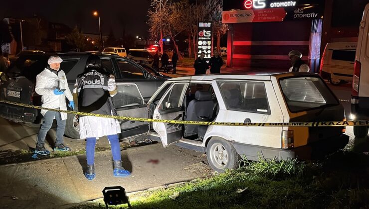 Otomobilde başından vurulmuş halde bulundu