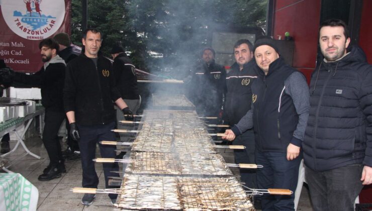 Trabzonlular 1 tondan fazla hamsi dağıttı