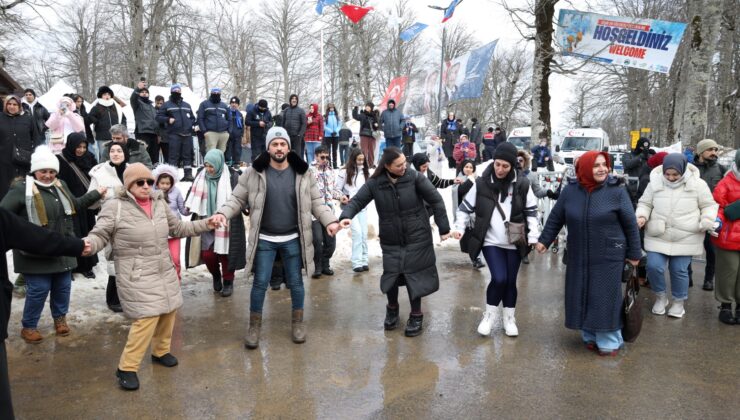 KARFEST 2025’te kar üstünde horon şov