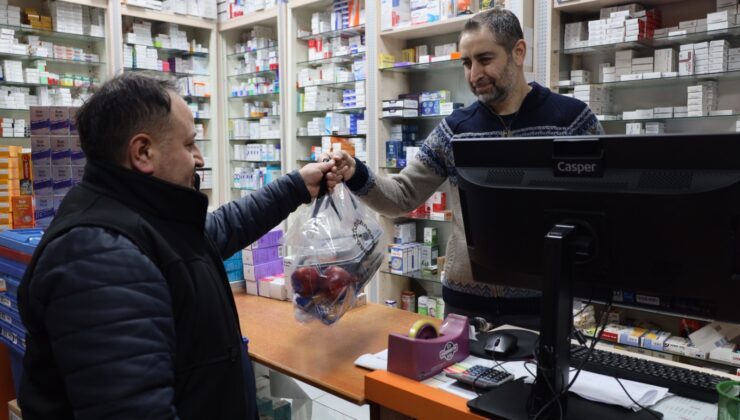 Büyükşehir’den gece nöbetçi eczacılara sahurluk ikramı