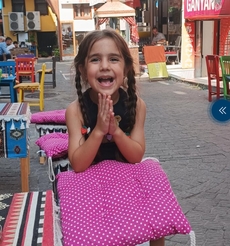 Dünyalar güzeli Hira 5 yaşına girdi