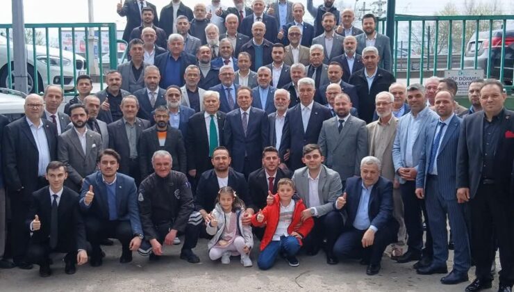 Yeniden Refah’ta coşkulu bayramlaşma