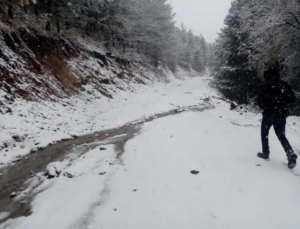 Kış geri döndü. Kartepe’ye lapa lapa kar yağdı