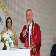 Ahsen Okyar kızını evlendirdi