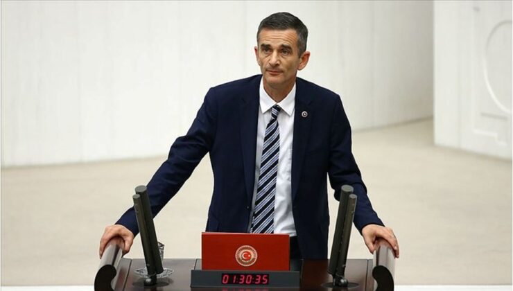 İyi Parti’den istifa etmişti, CHP’ye katılıyor