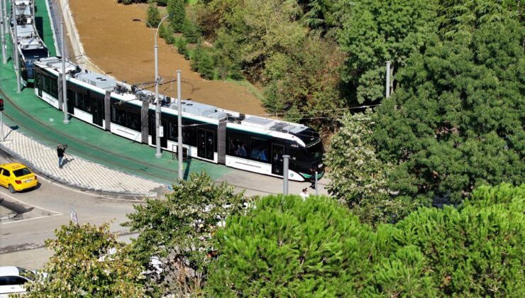 Kartepe tramvayında ilk kepçe vuruldu