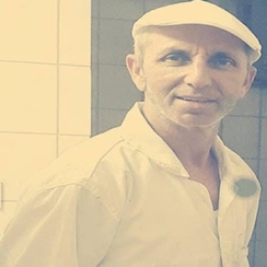 Adnan Kaya vefat etti