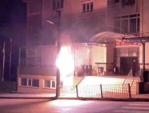 Cemevinin elektrik panosu patladı. Program iptal edildi
