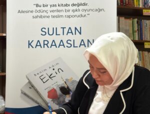 Acılı anne kıızının anısını kitabıyla yaşatıyor