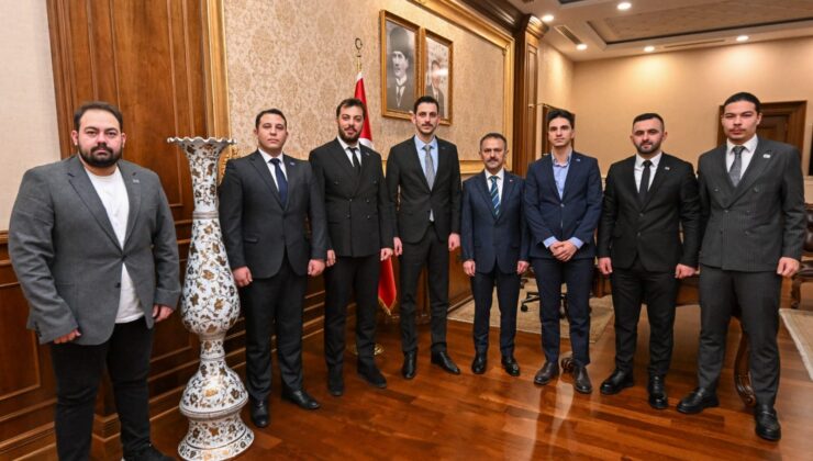 Anahtar Partili gençlerden Vali Aktaş’a ziyaret