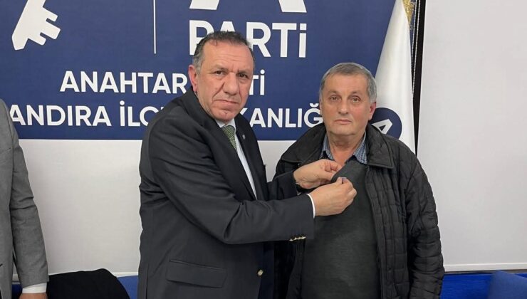 Anahtar Parti Kandıra’ya mahalle başkanı atadı