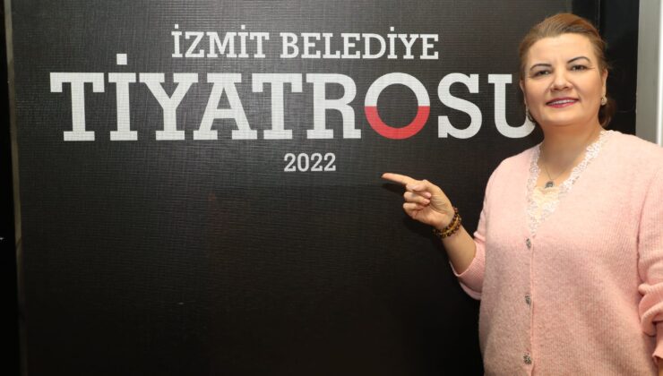 Yeni sahne kapılarını açıyor