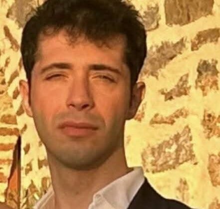 Genç adam mide kanserine yenik düştü