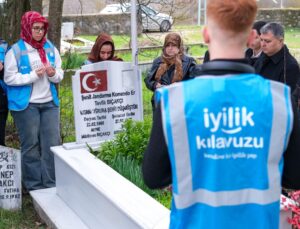 Lise öğrencileri, Baş Tacı görevini yerine getirdi
