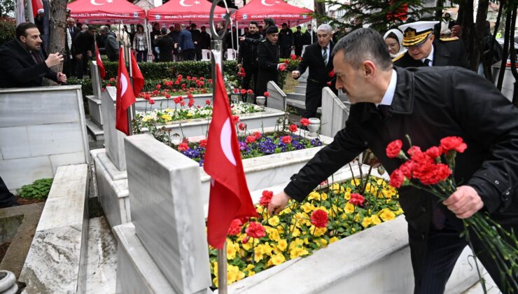 Bayram da şehitlikler doldu taştı