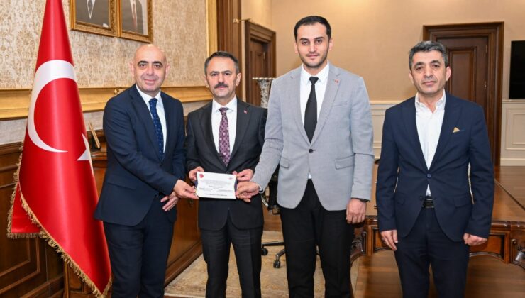 Erzurumlu gençlerden Vali Aktaş’a Davet