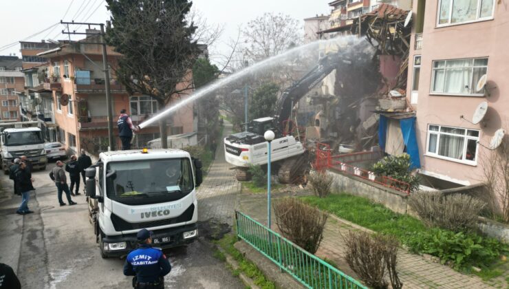 Kozluk’ta tehlikeli metruk bina yıkıldı