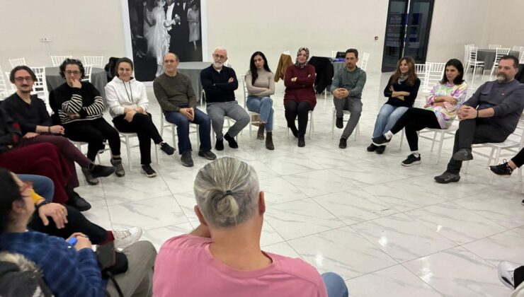 Tiyatro Tutkunları Yenikent’te Buluşuyor