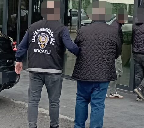 Yaralama suçundan aranıyordu. Yakalandı