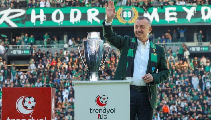 Büyükakın, Kocaelispor’un 60. yılını kutladı