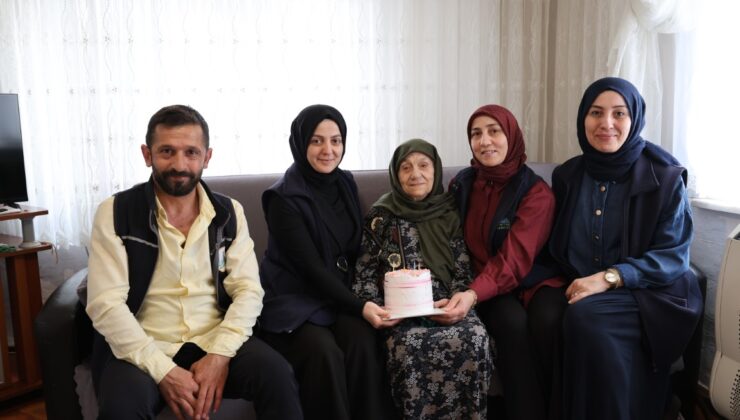 92 Yaşındaki Neriman Teyze’ye Doğum Günü Sürprizi