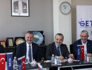 Büyükakın ile Talus, Gebze’de iş insanlarıyla buluştu