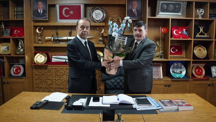Kamil Akın’a önemli ziyaretçiler