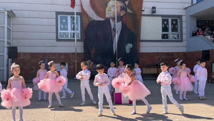 23 Nisan Coşkusu Mahalleye Taştı: Başiskele’de Örnek Kutlama
