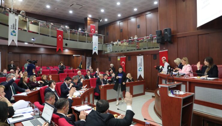 İzmit Belediyesinde komisyonlarda değişim