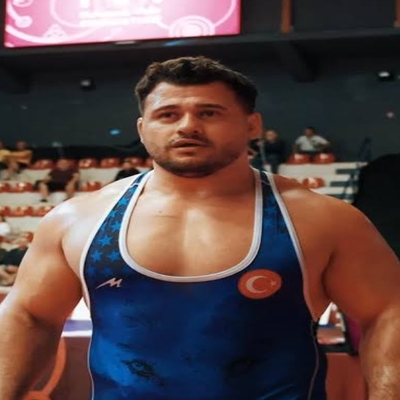Rıza Kayaalp altın madalyaya kazandı