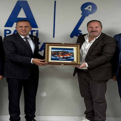 Kocaeli Gümüşhaneliler’den Anahtar Parti’ye ziyaret