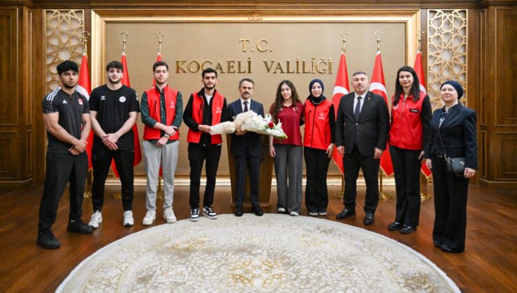 Gençler’den Vali İlhami Aktaş’a 19 Mayıs Ziyareti