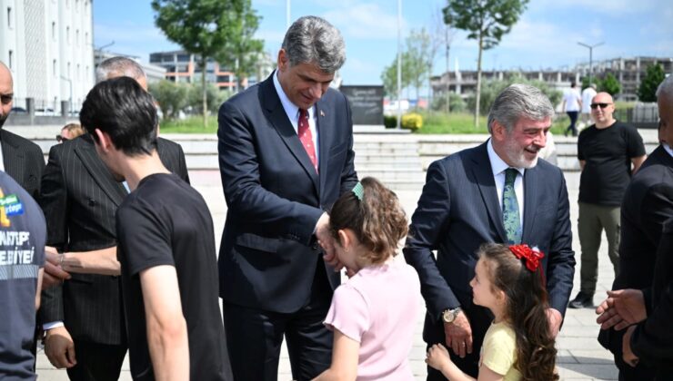Kartepe Kent Meydanı’da Bayram Bereketi