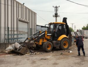 Kartepe’de Bayram Öncesi Yoğun Temizlik Mesaisi
